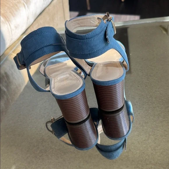 Liz Claiborne blue Suede Sandals - Picture 6 of 9